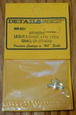 Details West Leslie Five-Chime Forward Bells & Reversed Air Horn